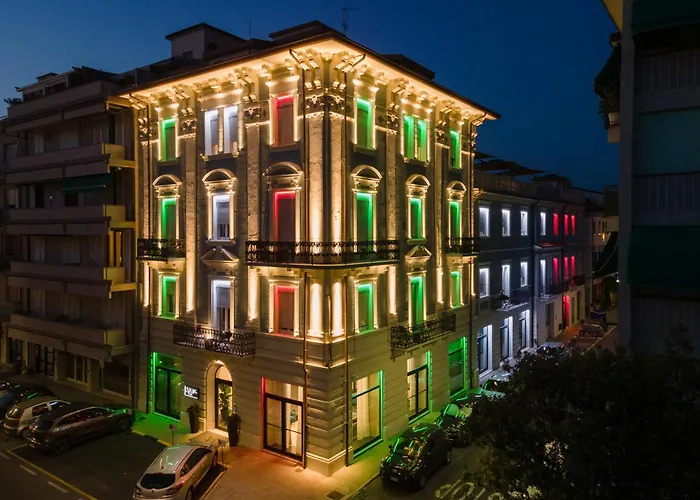 VI Suites